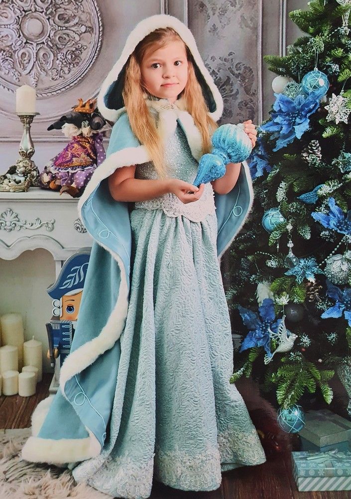 Юная Золушка в канун Рождества
