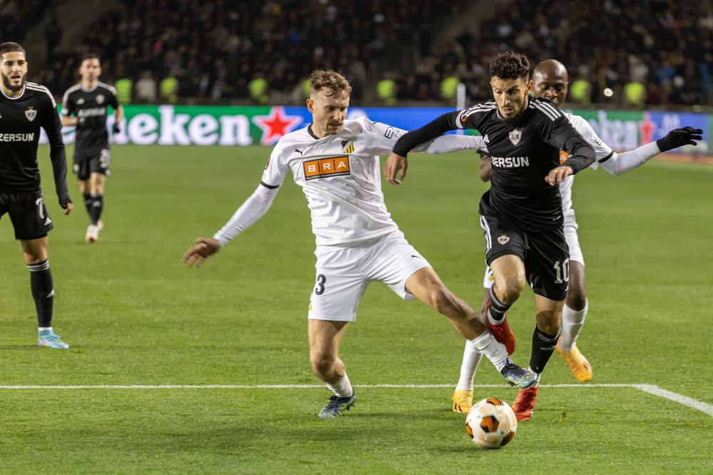 The moment of tackling the ball in a football match