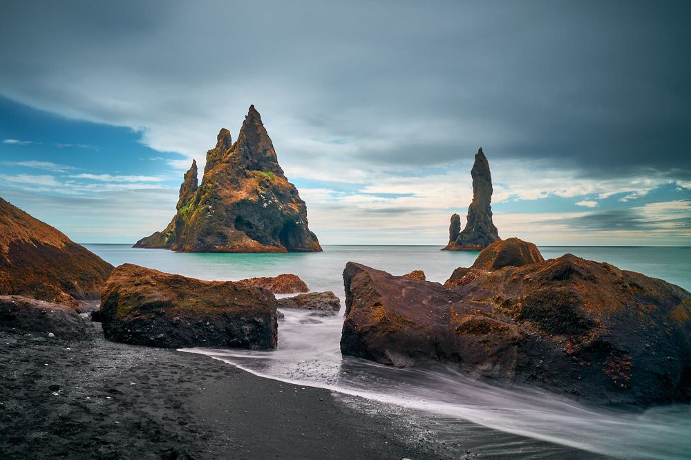 THE ROCKS OF ICELAND