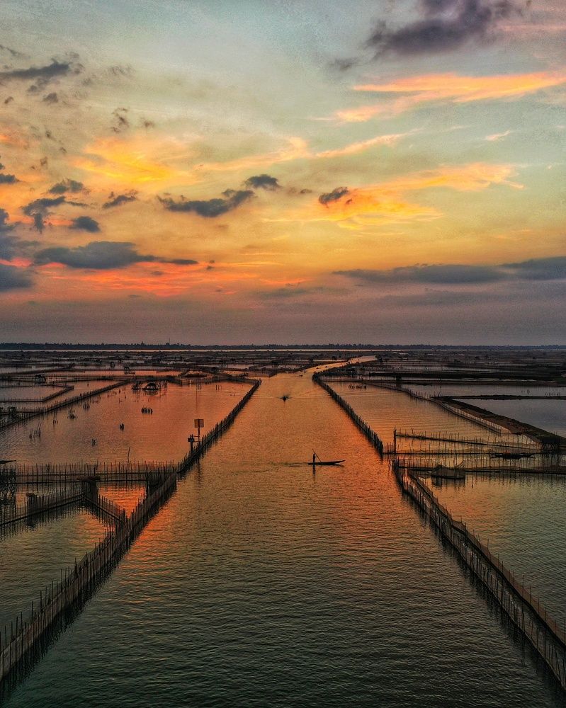 Photograph by Moc Lan