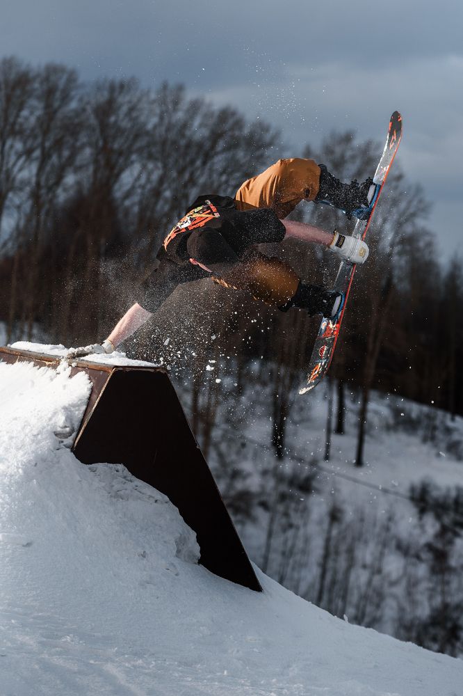 Handplant transfer Weddle grab в луче уходящего солнца