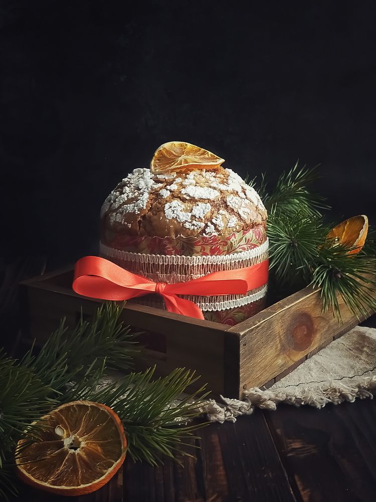 Натюрморт Новогодний панеттоне