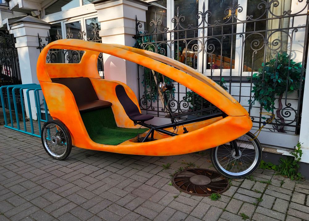 Оранжевая велоколяска