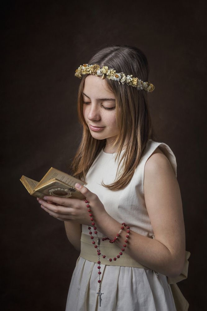 LA PUREZA DE UN MOMENTO SAGRADO, LA PRIMERA COMUNION DE ABI