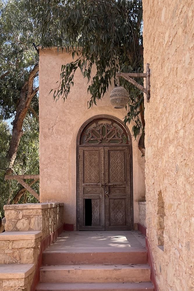 Двери Эссуэйры