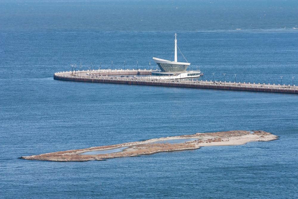 Каспий. Бакинская бухта. Маяк.