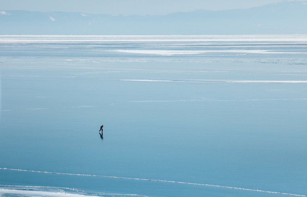 На ледяных просторах Байкала