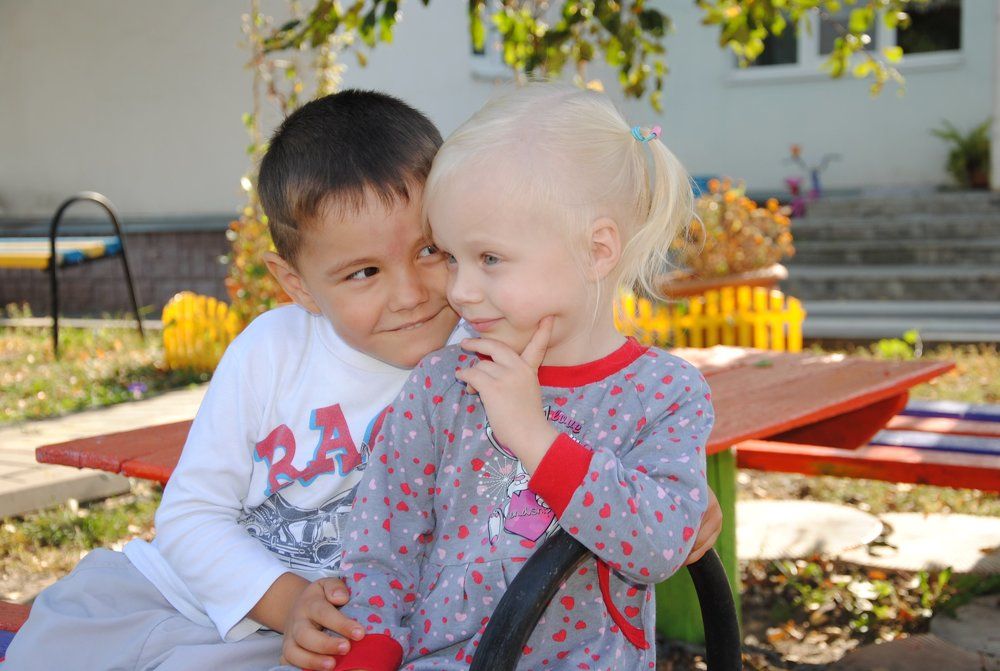 а ты меня любишь?..........