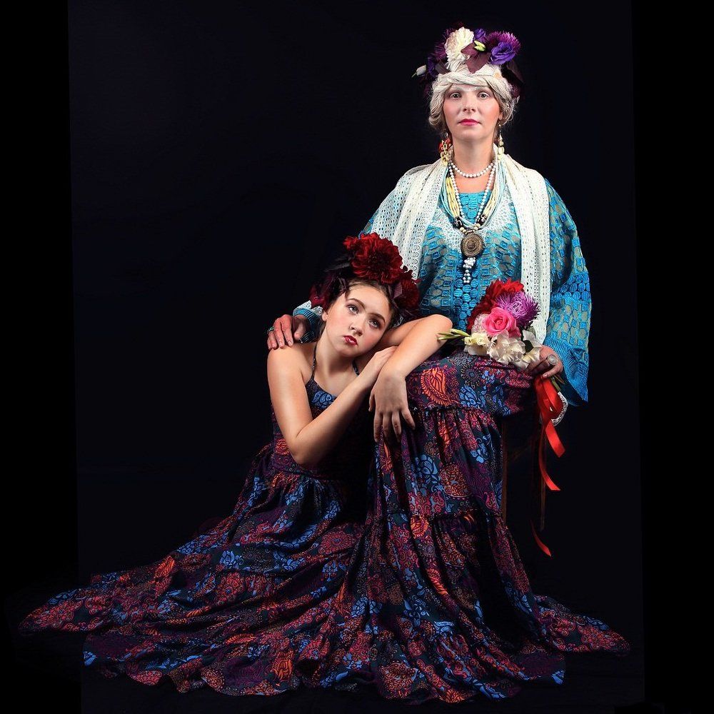 Portrait of two womans (mother and daughter) posing as Frida Kahlo