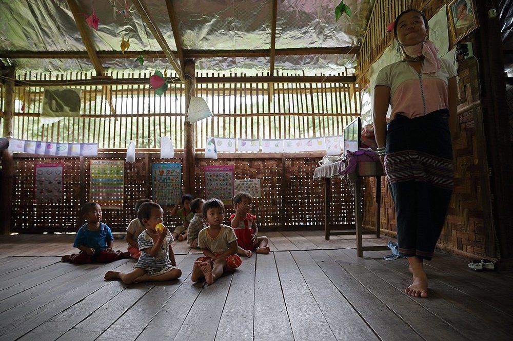 Детский сад в Long Neck Karen Village. Северный Тайланд.