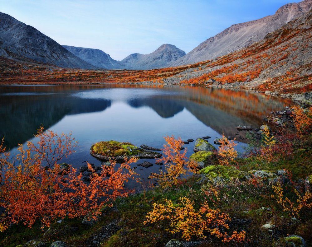 Тахтаръявр в осенних одеяниях