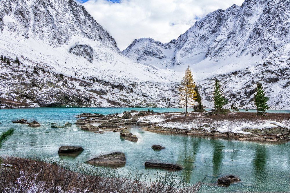 Горное озеро.