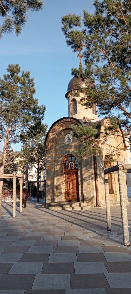 Маленькая часовинка в  Парке Ангелоа