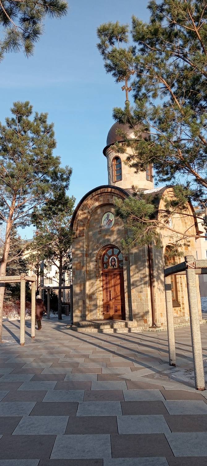 Маленькая часовинка в  Парке Ангелоа