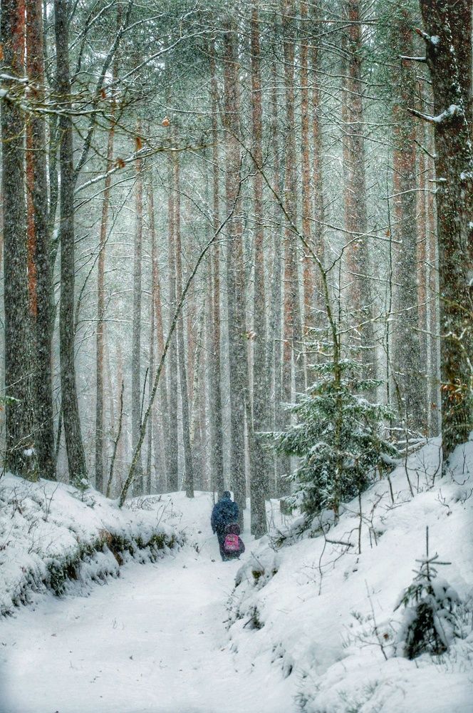А снег идёт...