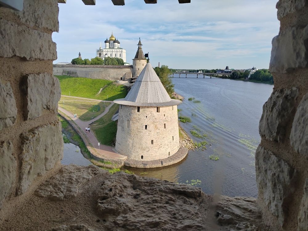 Псков. Крепостная стена