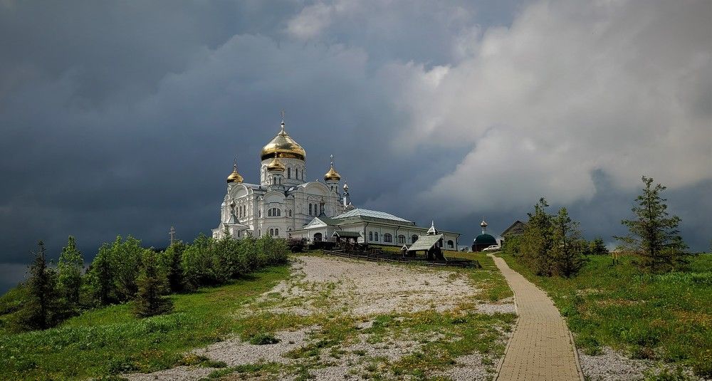 На Белой горе под Кунгуром.