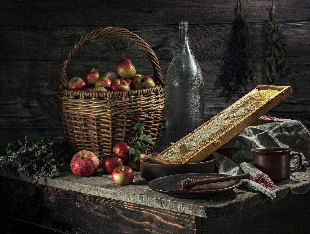 Яблоки и мёд