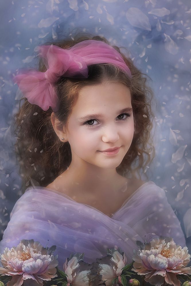 Девочка и Пионы.