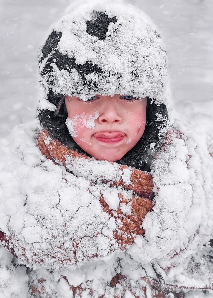 В детстве и снег вкусный❄️