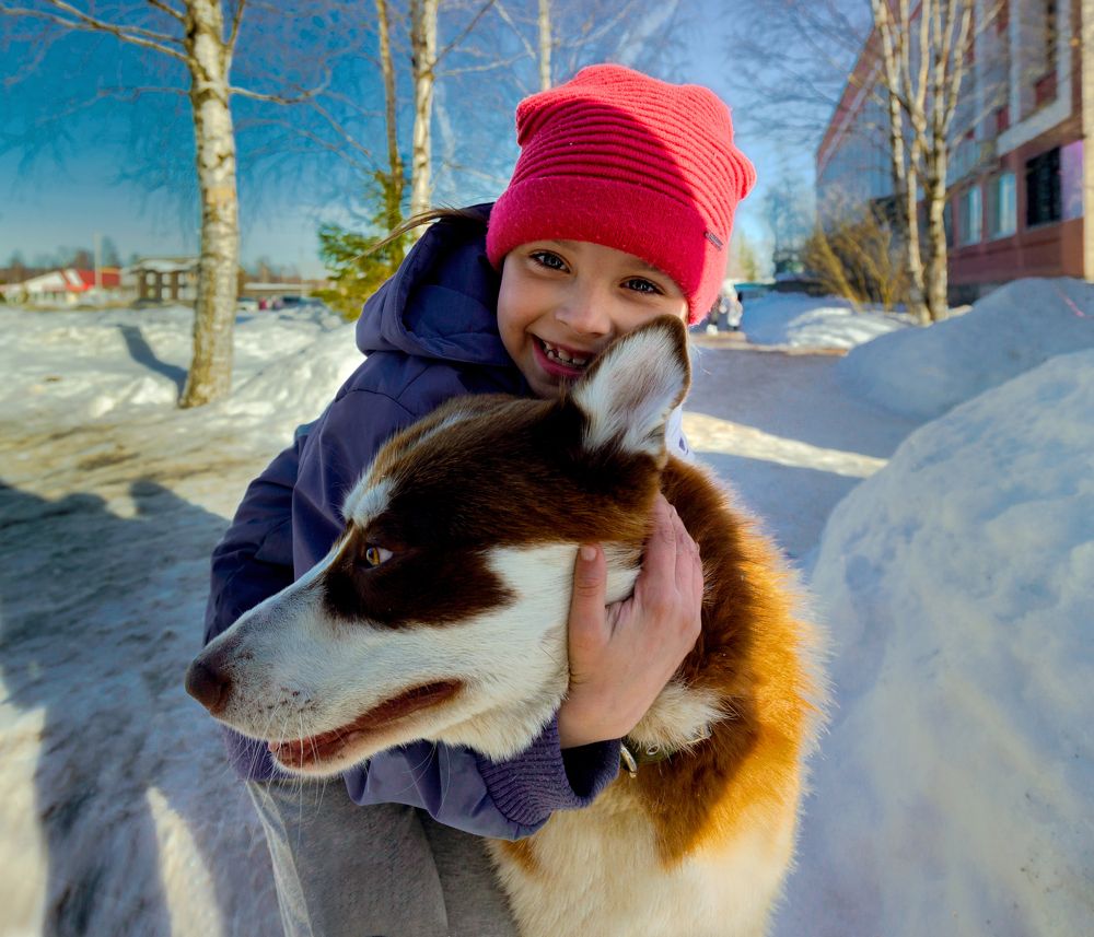 С другом на прогулке.