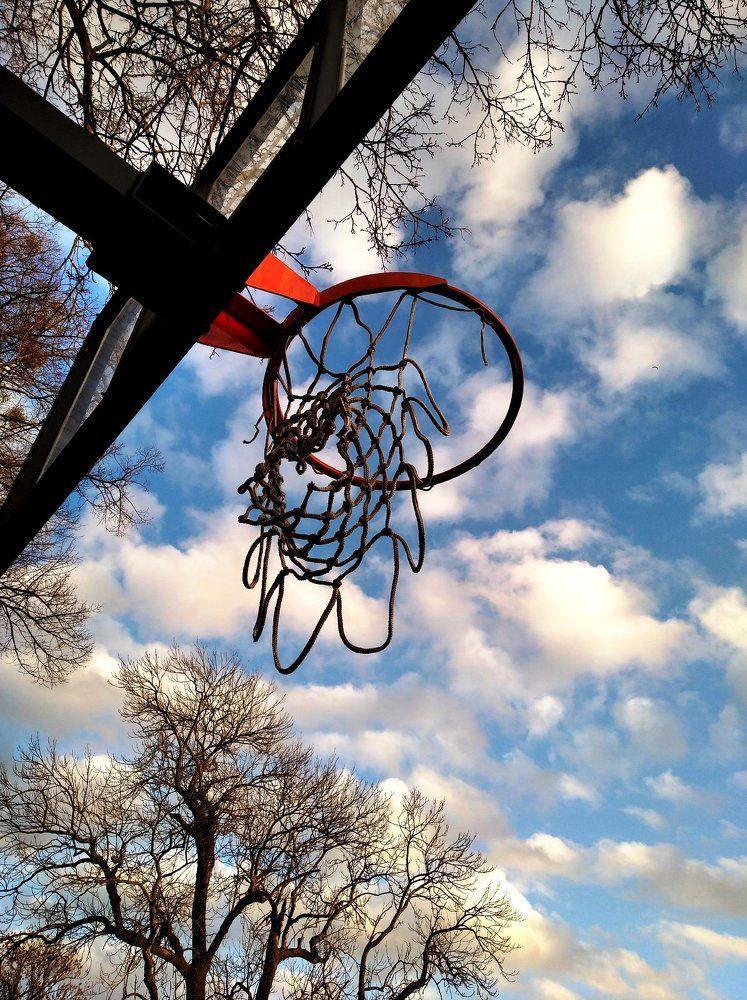 схватка была острой...