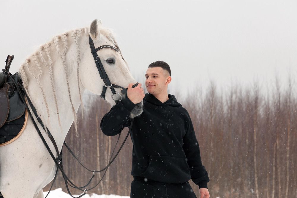 Только мы с конём...