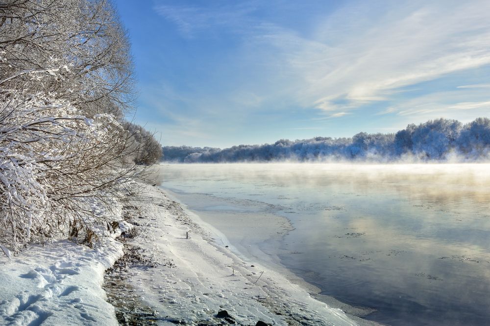 На зимней реке.