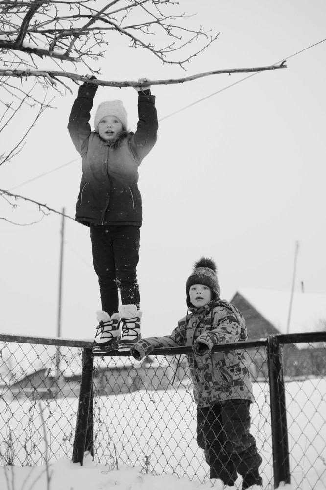 Хорошо в деревне детям )
