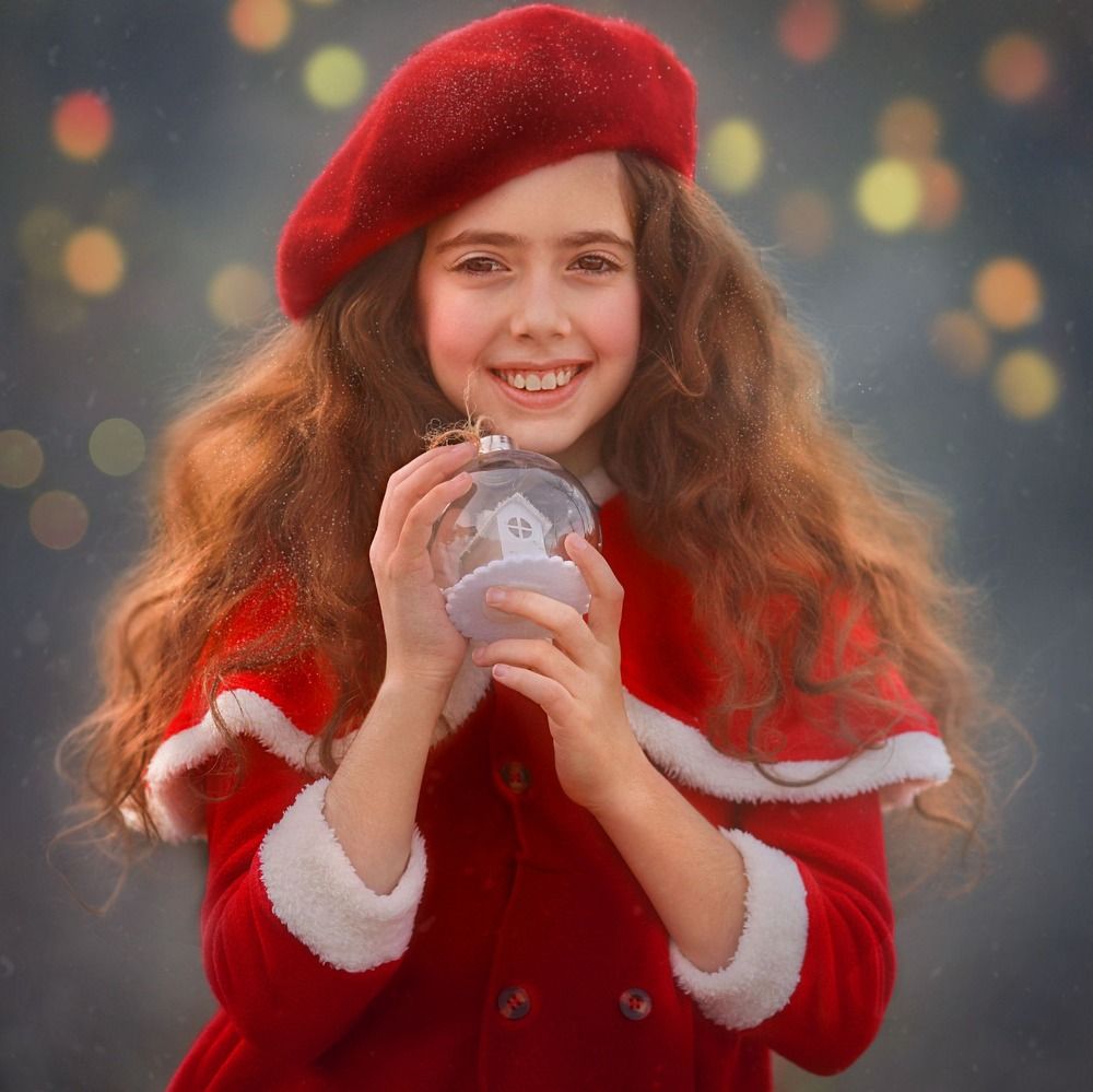 Photograph by Kira Zdelova