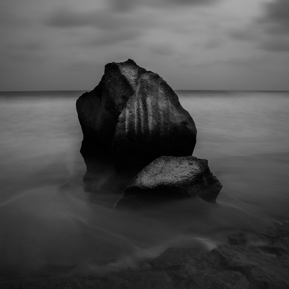 cliff in the shape of cliff