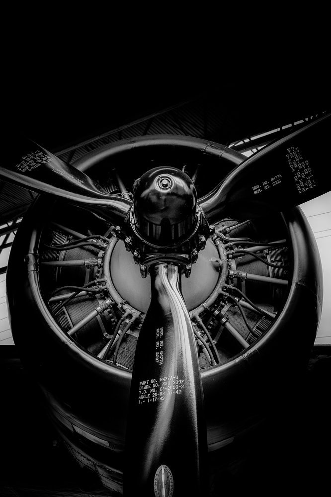 Bomber propeller in BW