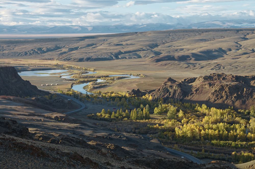 Осень бродит по ущелью