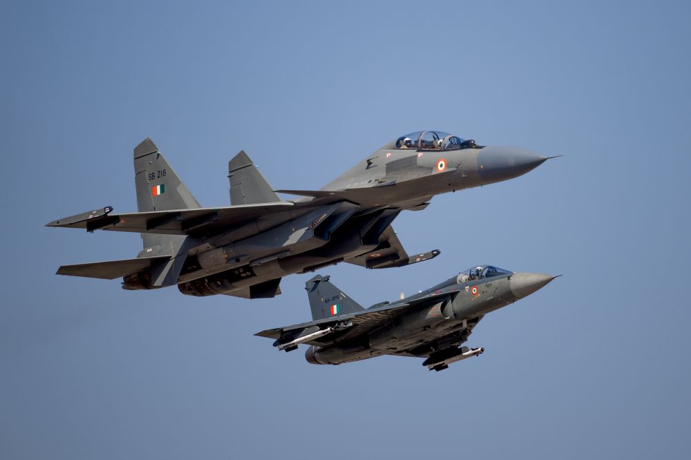 Су-30 МКИ и HAL Tejas