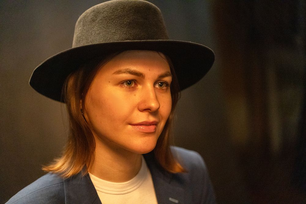 Девушка в шляпе