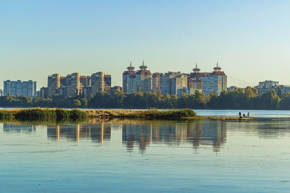 Городской массив утром