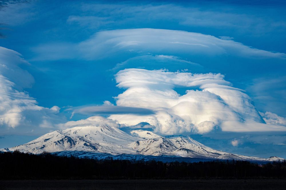 Снежный вулкан Авачинский