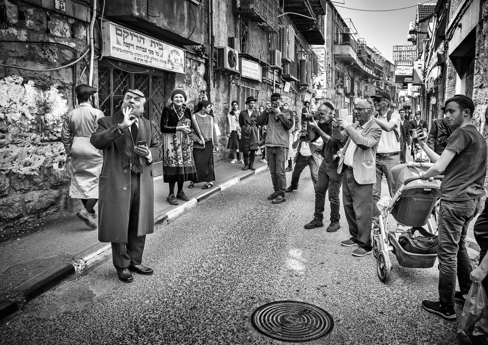 В центре внимания.