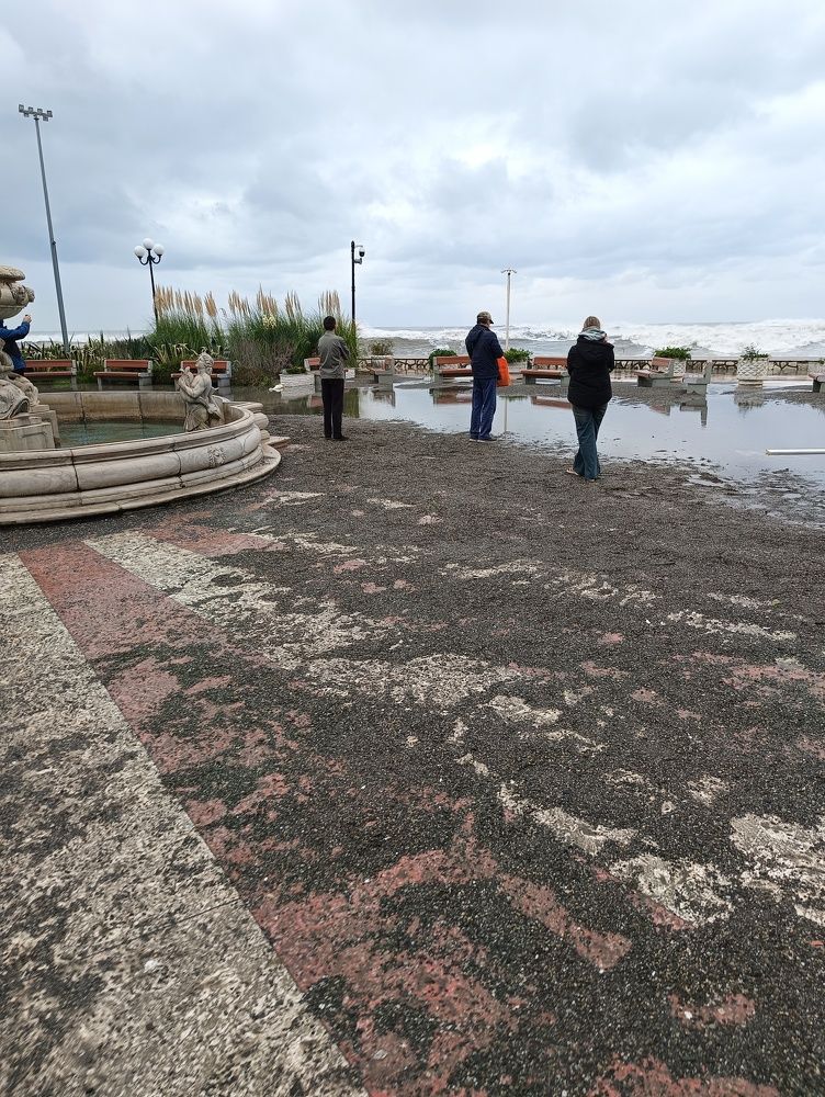 После шторма. Сочи. Ноябрь