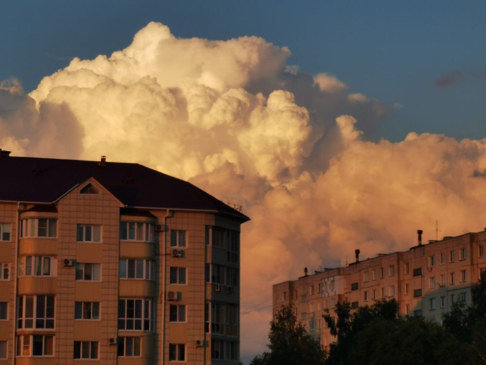 Персиковое облако