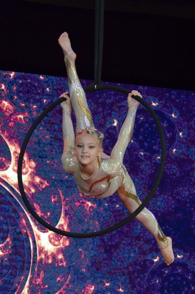 В полете на кольце.