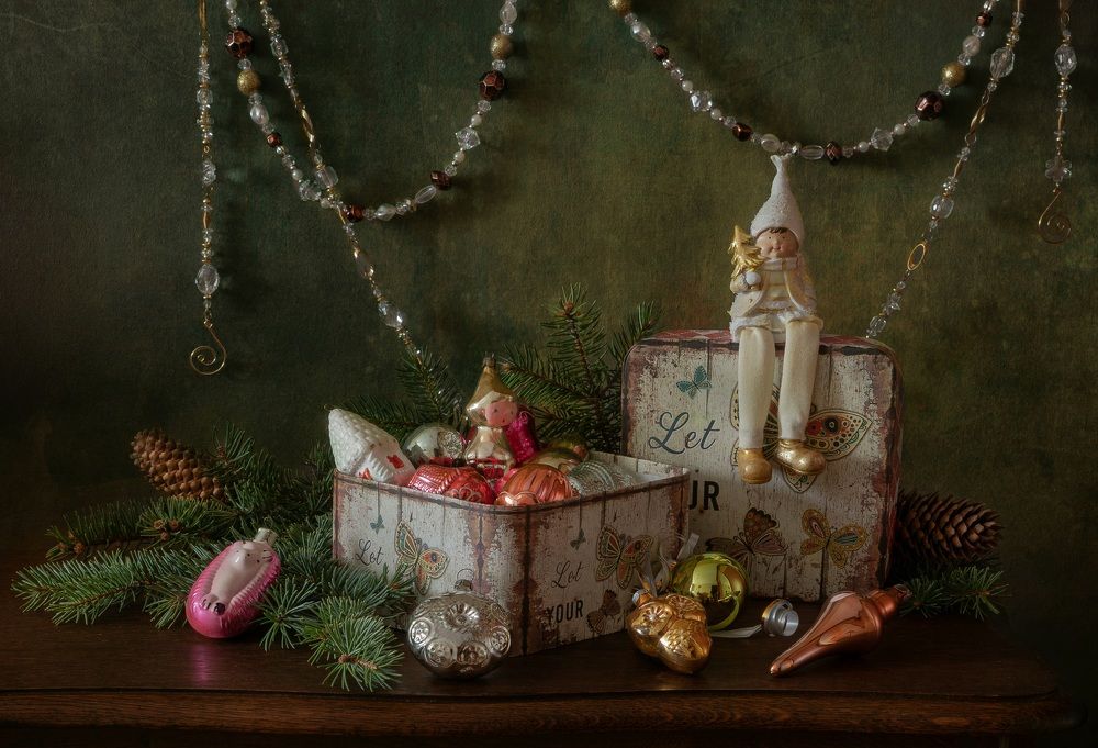 Старые игрушки.