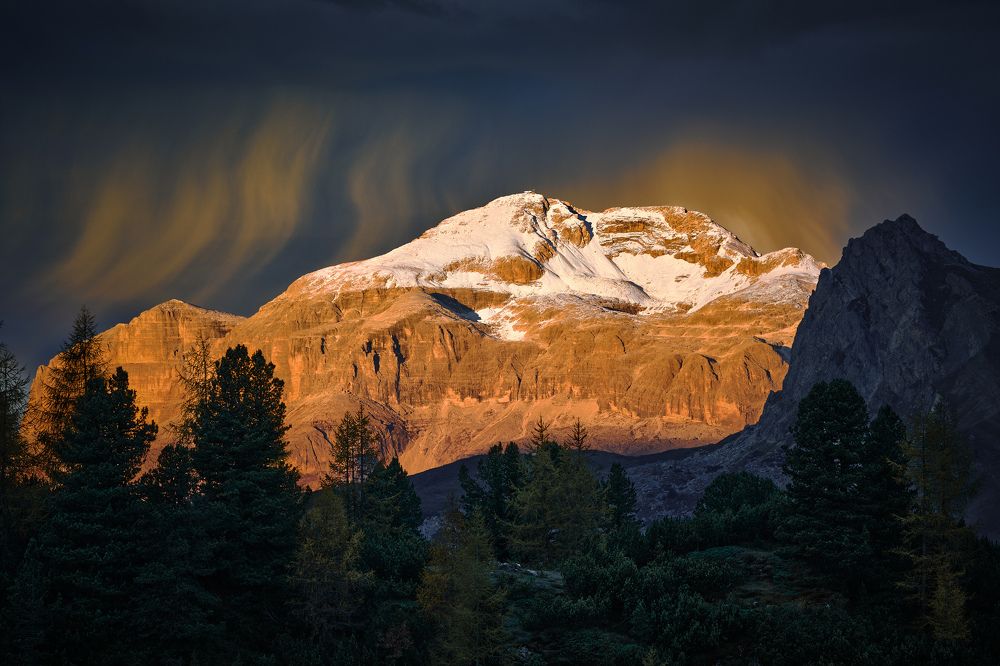 dawn in the dolomites