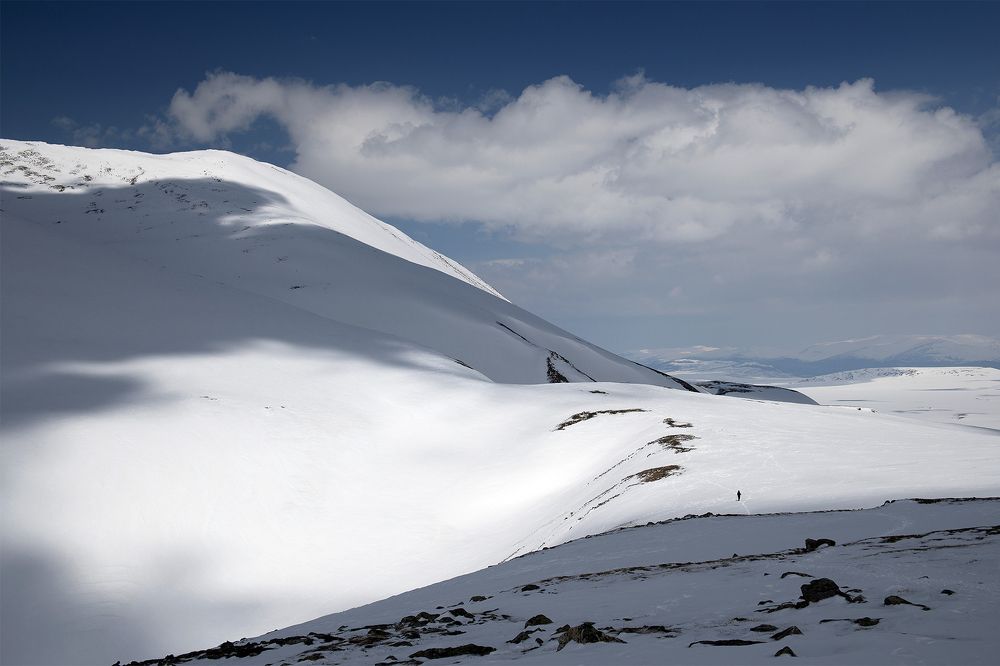 Только я и горы.