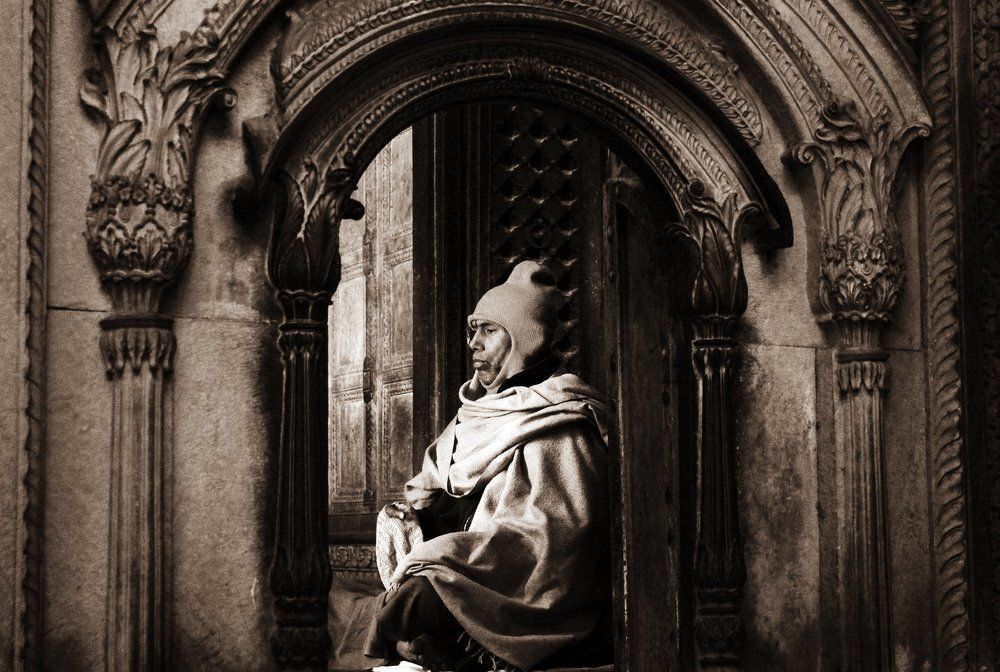 садху в храме