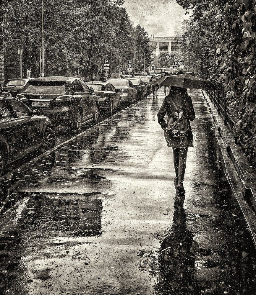 Я посмотрел не повернулась ли она.....