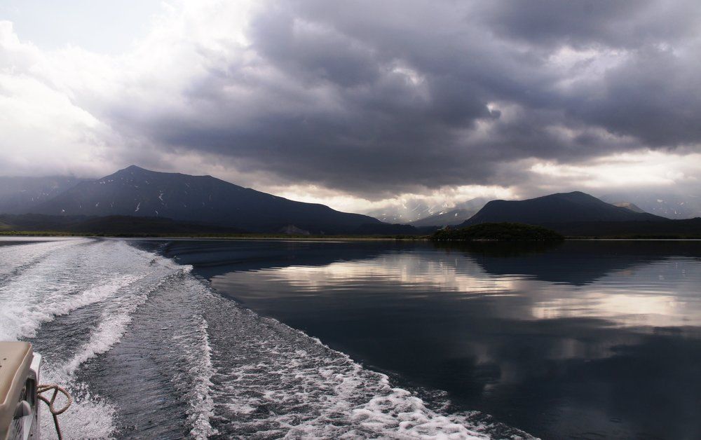 Курильское озеро