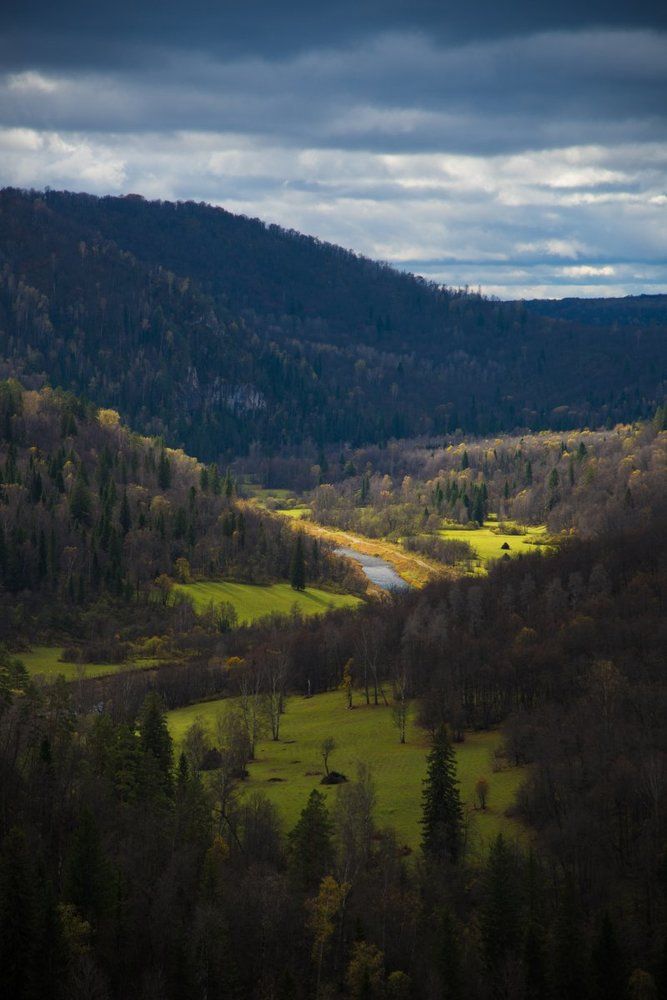 Долина. Река Зилим. Скала Мамбет
