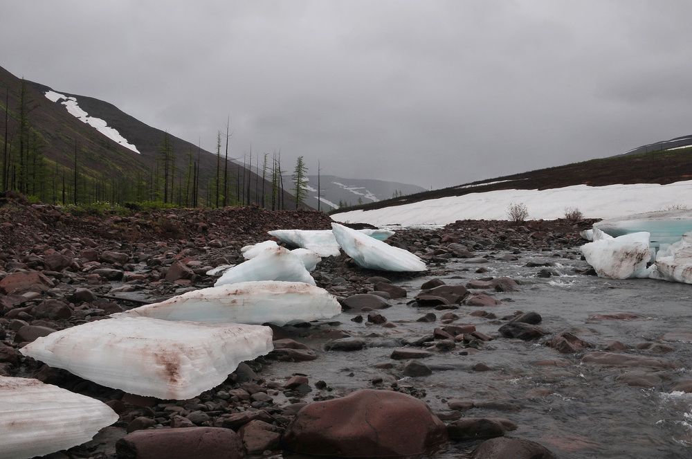 Пасмурно,холодно,сыро