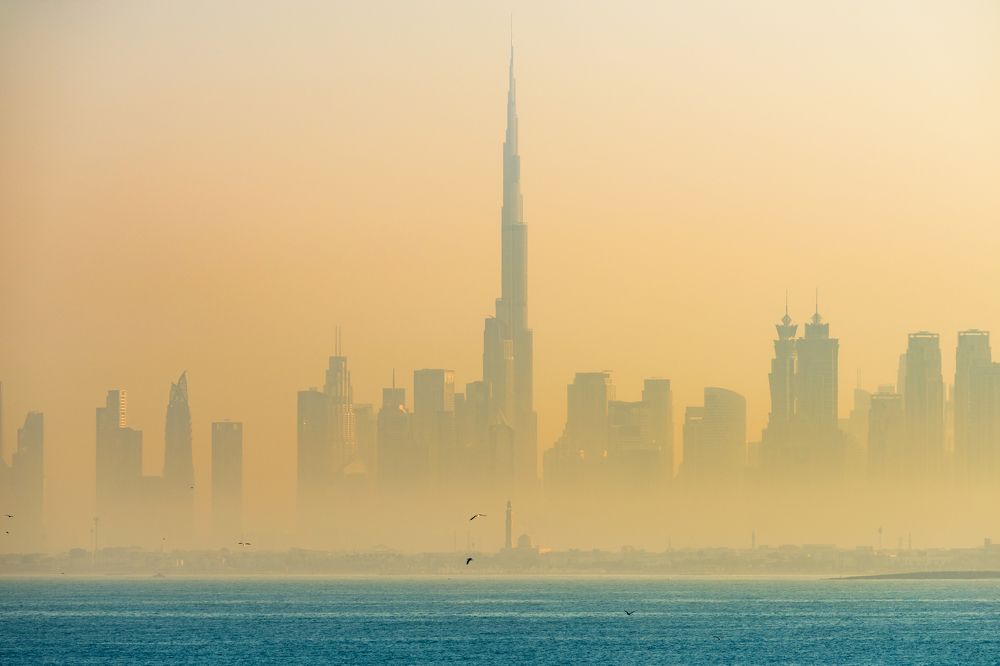 Smoggy morning in Dubai